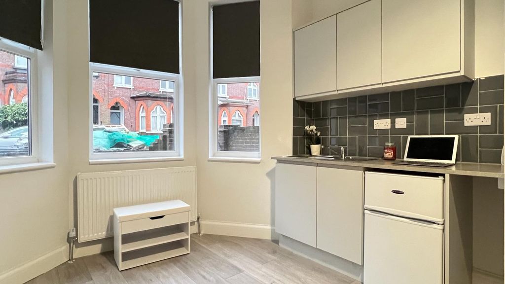 Property photo 3 of 9 4965F367-3Eef-480d-Add7-4Cbfbe3238De