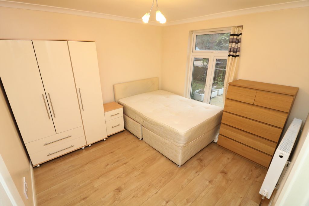 Property photo 3 of 25