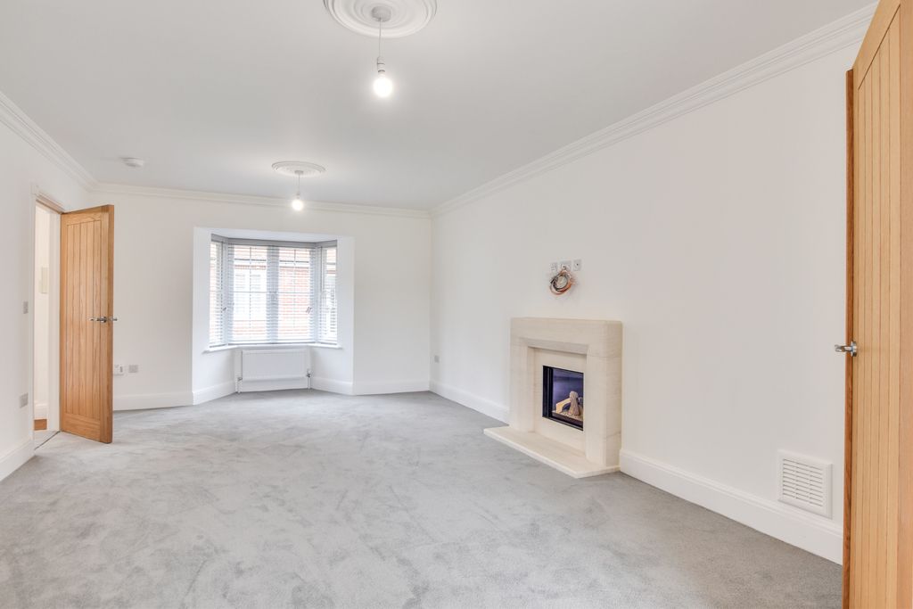 Property photo 2 of 37 Dsc_0007-Dsc_0009