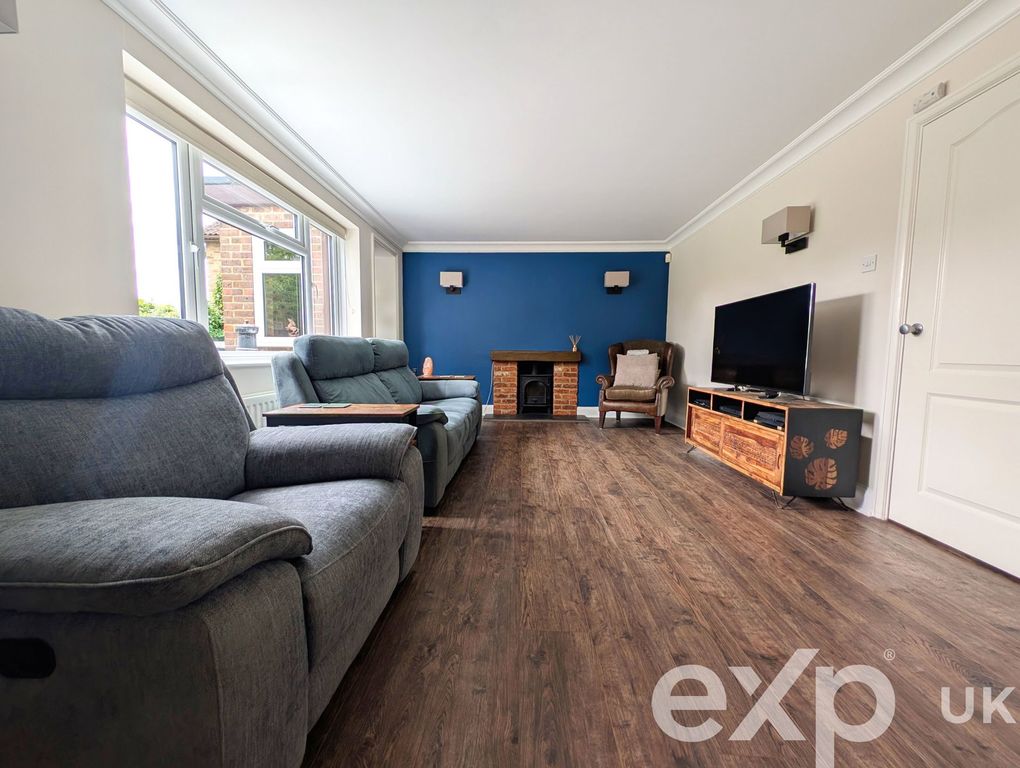 Property photo 2 of 27