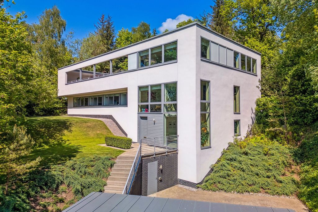 Property photo 1 of 55