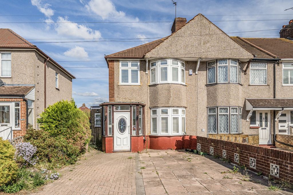 Property photo 2 of 14 External