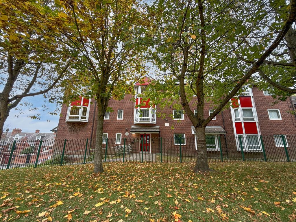 Property photo 1 of 11 External