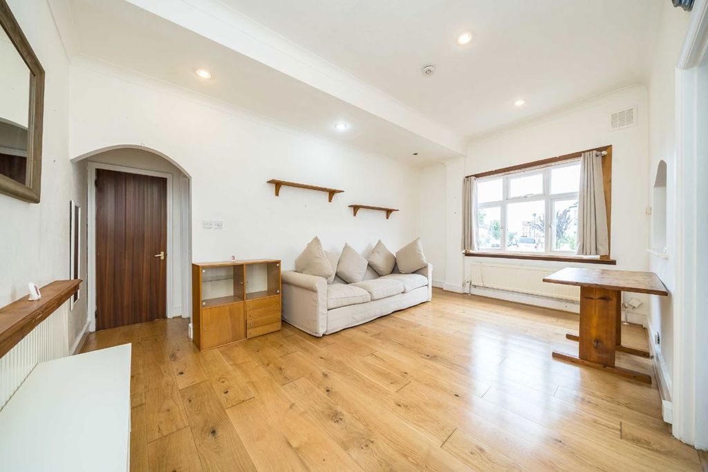 Property photo 1 of 4