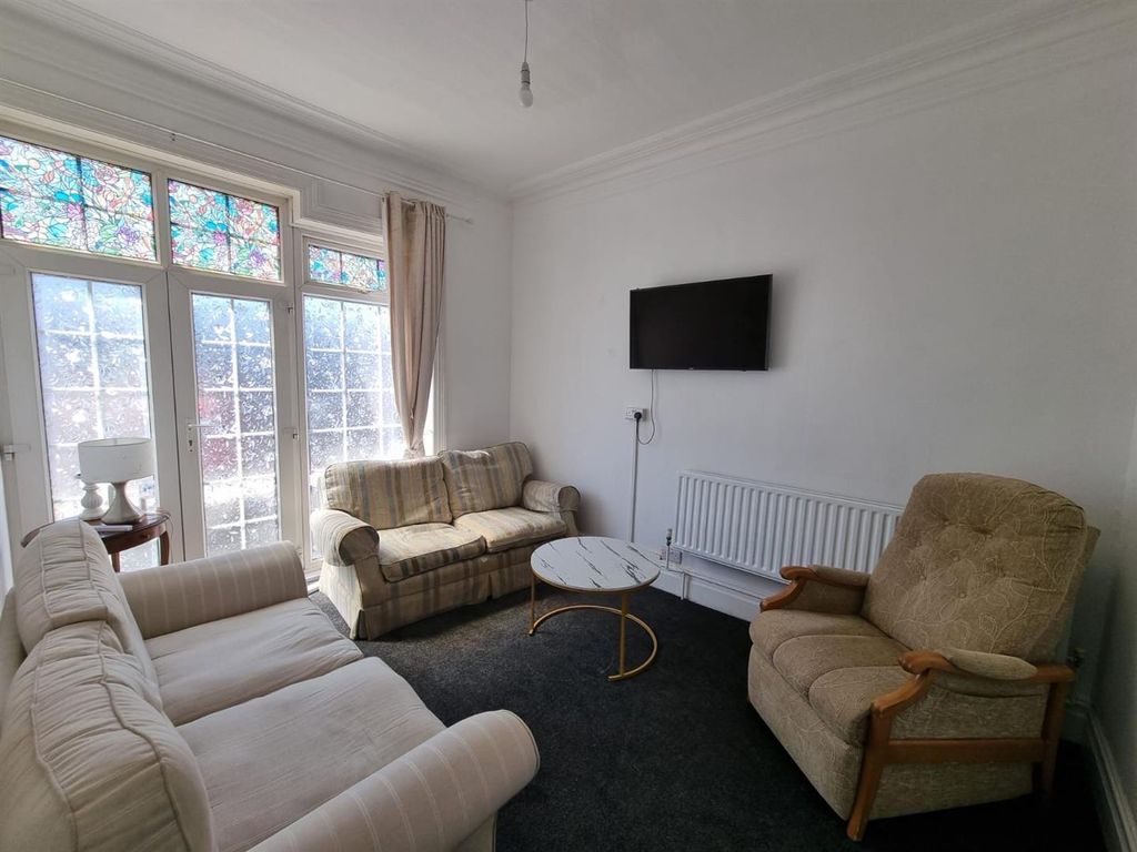 Property photo 2 of 12 1C8E3B28-7B2C-4Dd5-A185-0Be03D960982.Jpg