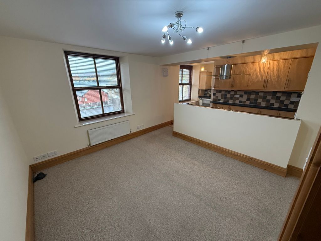 Property photo 1 of 12 Lounge