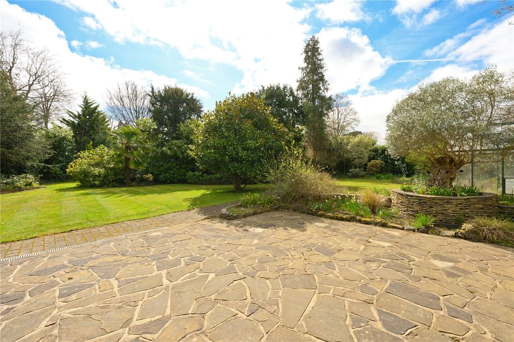 Property photo 2 of 22 Picture No. 20