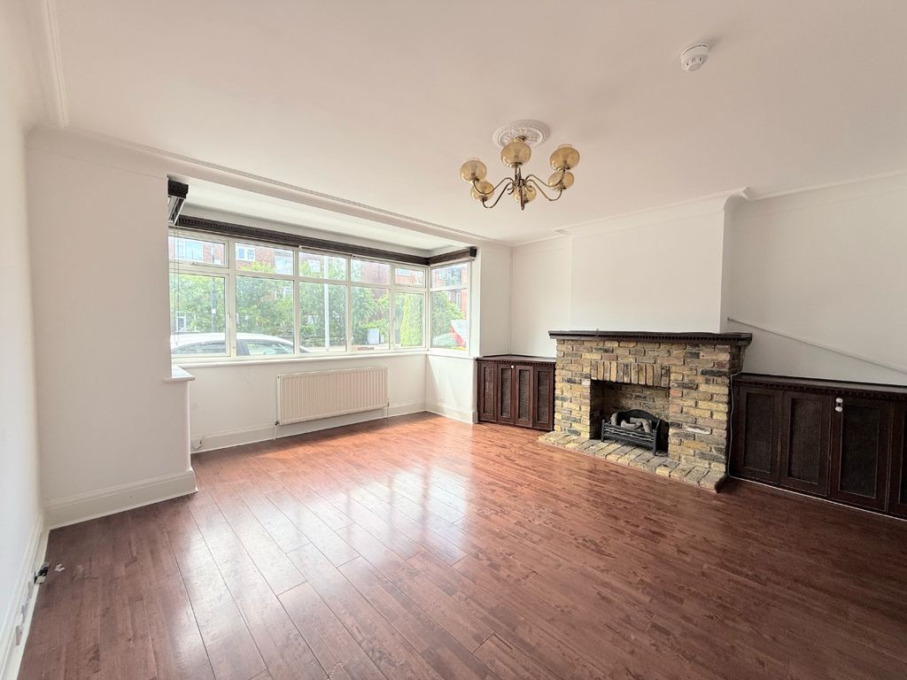 Property photo 3 of 14 5254153