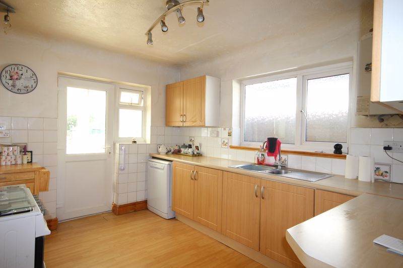 Property photo 3 of 9 Kitchen