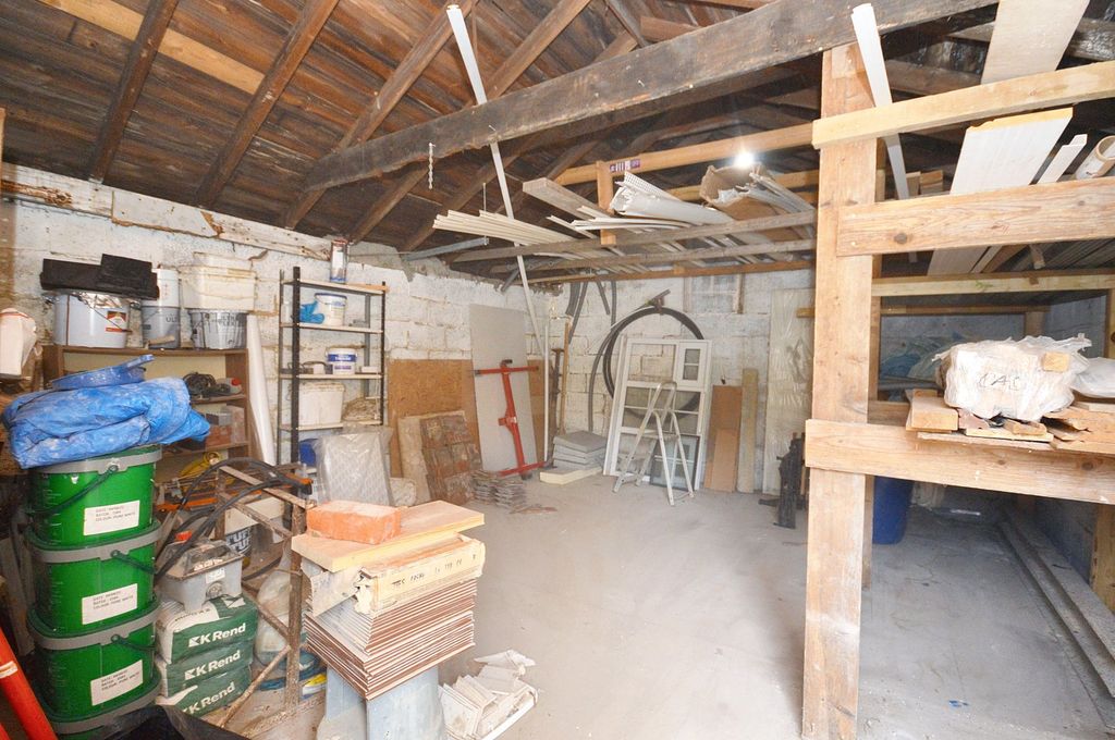 Property photo 2 of 4