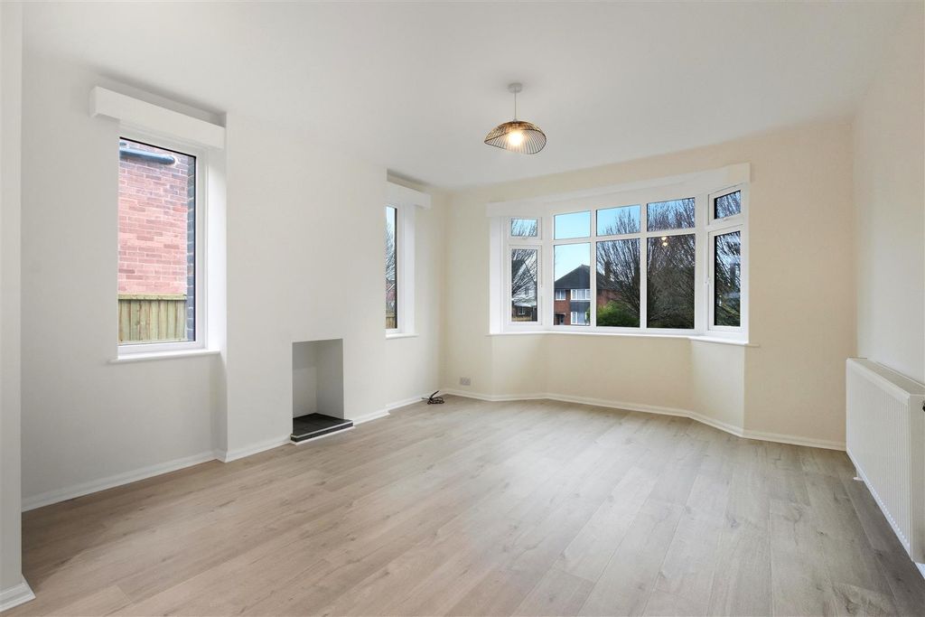 Property photo 3 of 20 Living Room