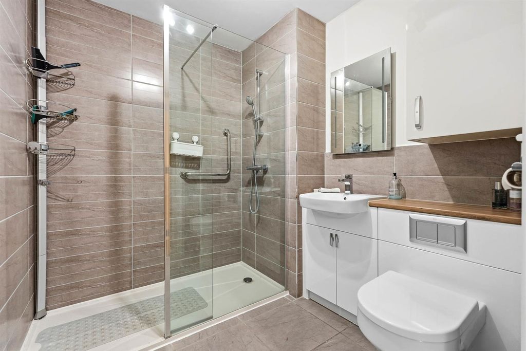 Property photo 2 of 22 Shower Room