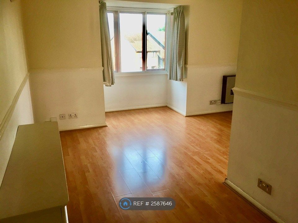 Property photo 2 of 10 Living Room