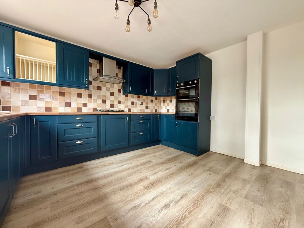 Property photo 2 of 11 1