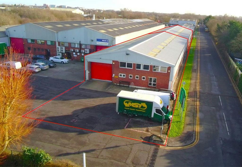 Property photo 1 of 11 Ashford Industrial Estate  Unit 17  21 1.Jpg