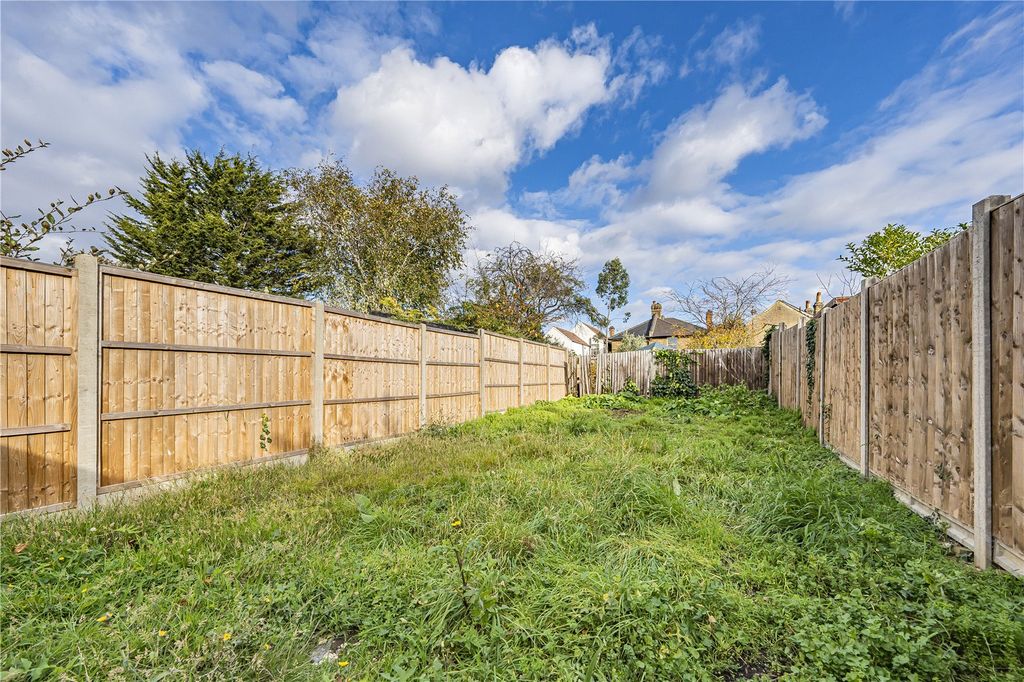 Property photo 3 of 9 Garden