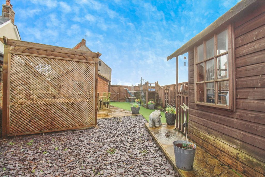 Property photo 3 of 16 Picture No. 02