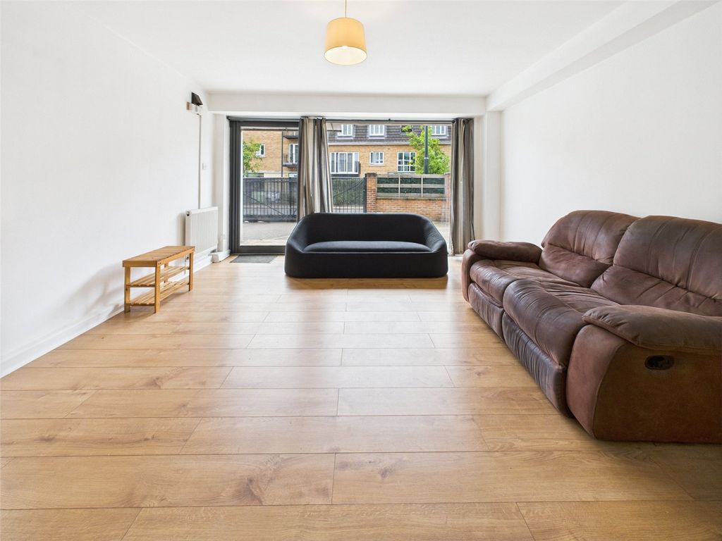Property photo 3 of 9 Picture No. 08