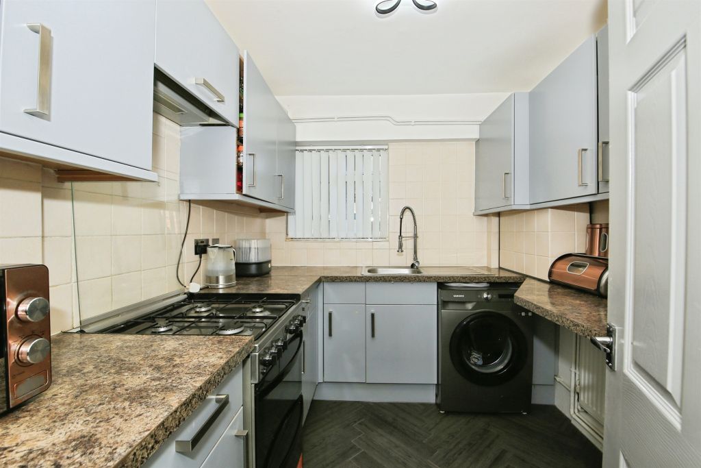 Property photo 2 of 32