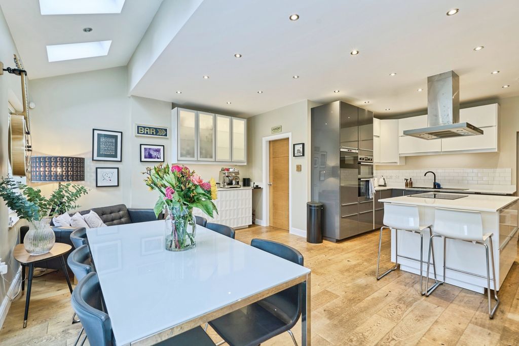 Property photo 3 of 30 Open Plan A