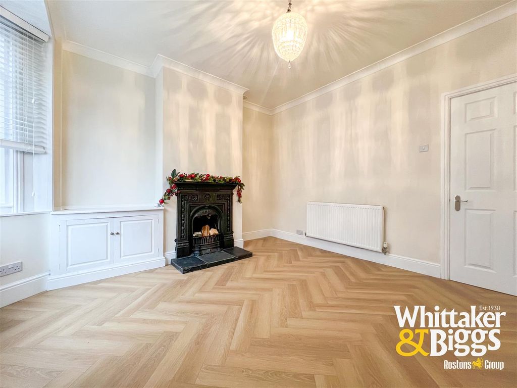 Property photo 3 of 18 Reception One