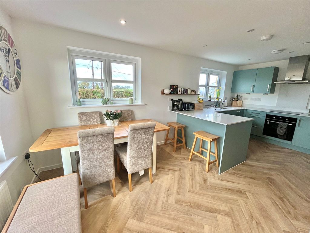 Property photo 3 of 26 Picture No. 11