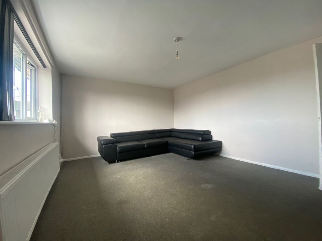 Property photo 3 of 9 Exterior