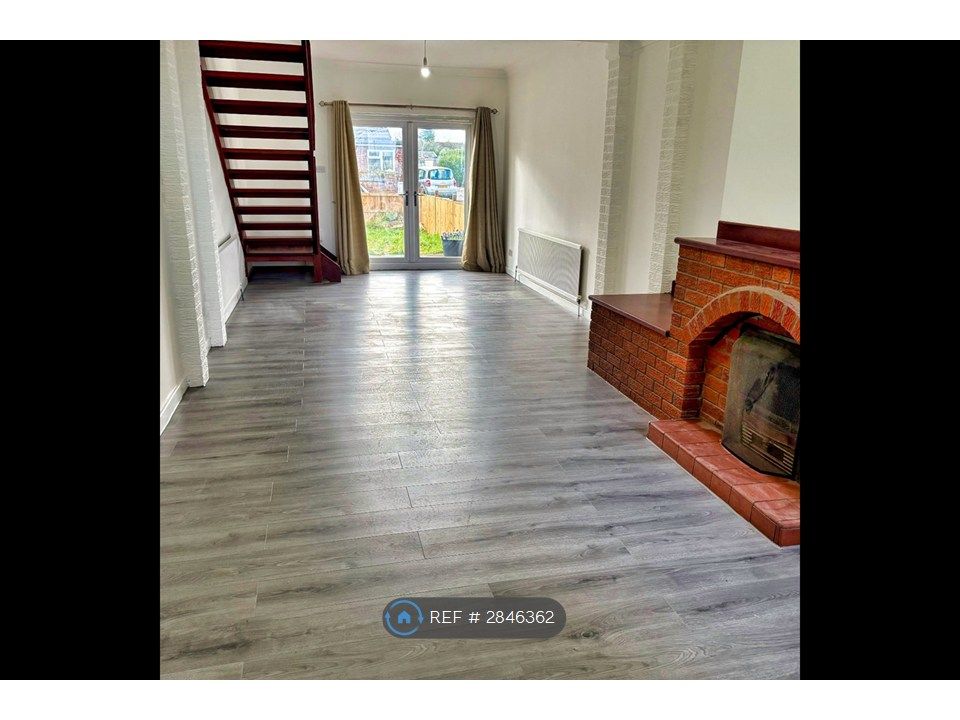 Property photo 3 of 17 Living Room