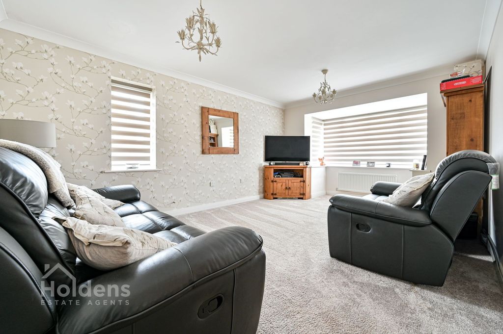 Property photo 3 of 22