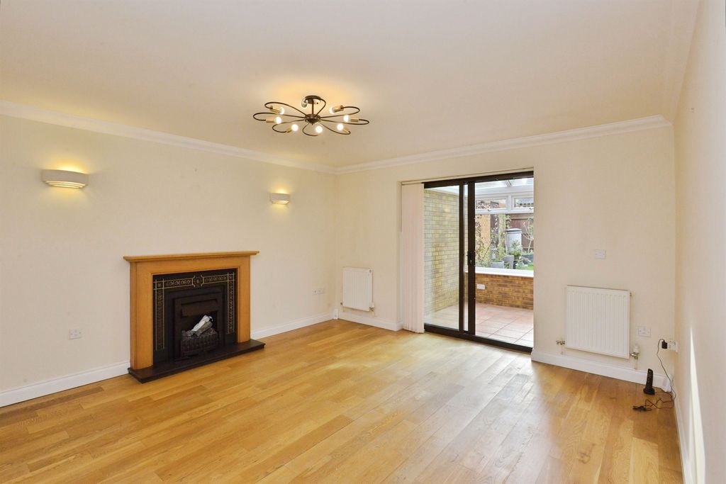 Property photo 3 of 18