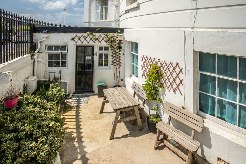 Property photo 2 of 18 2