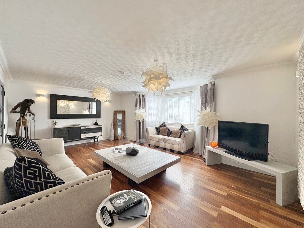 Property photo 2 of 29 Dipple Road, Kilbirnie Lounge