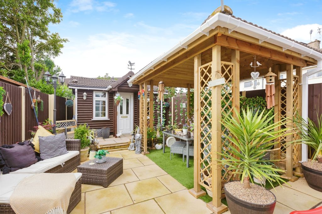 Property photo 3 of 17