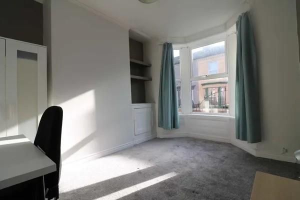 Property photo 3 of 6 Dining 1..Jpg