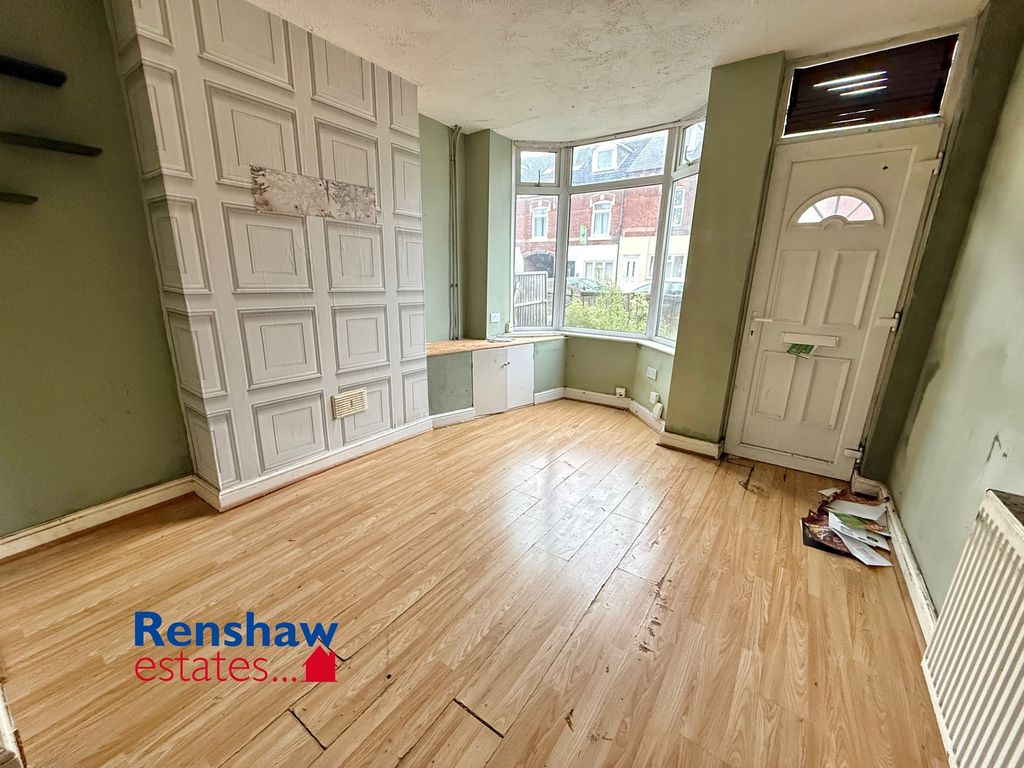 Property photo 2 of 10 L