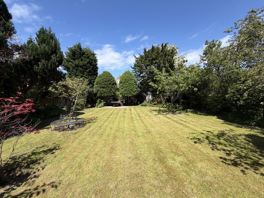 Property photo 2 of 19