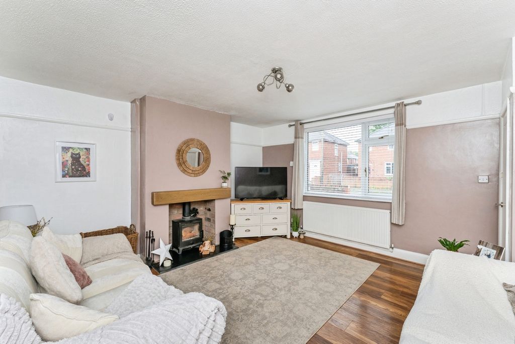 Property photo 3 of 31 Pbox-Img.Jpg