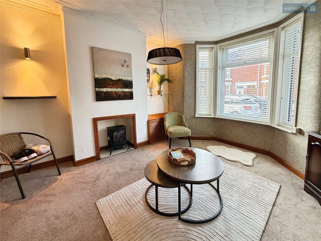 Property photo 2 of 13 Picture No. 14