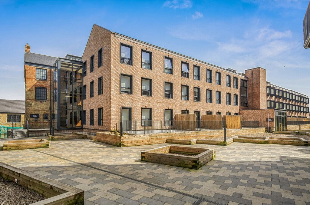 Property photo 1 of 10 1-69E0120983B1B-1...