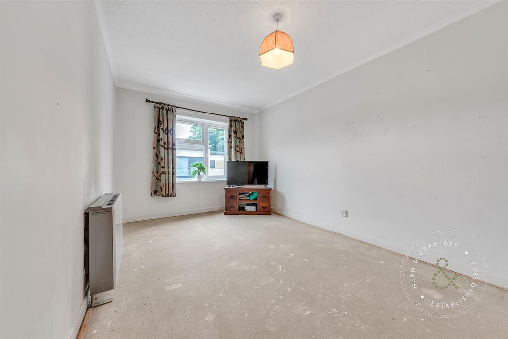 Property photo 3 of 19 Western-Court-06.Jpg