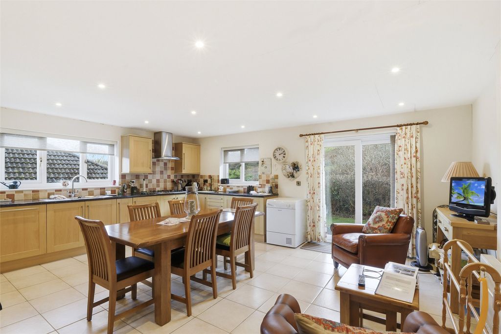 Property photo 3 of 15 3 - Picture No. 11