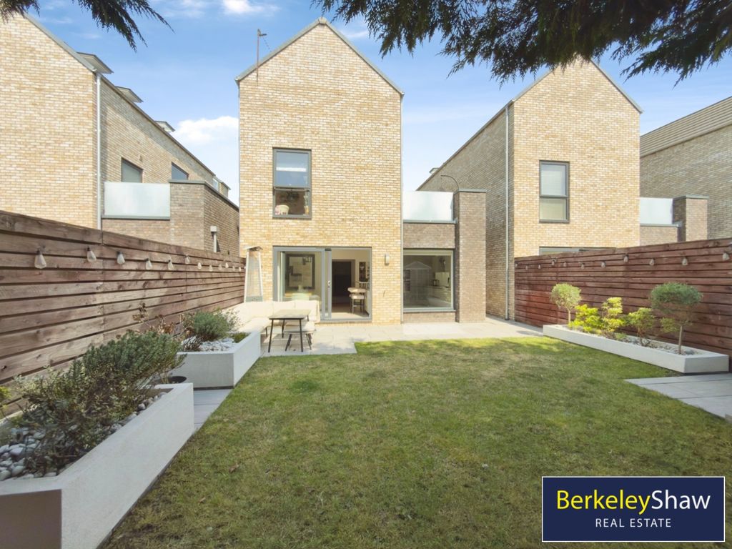 Property photo 1 of 36 Pbox-Img.Jpg
