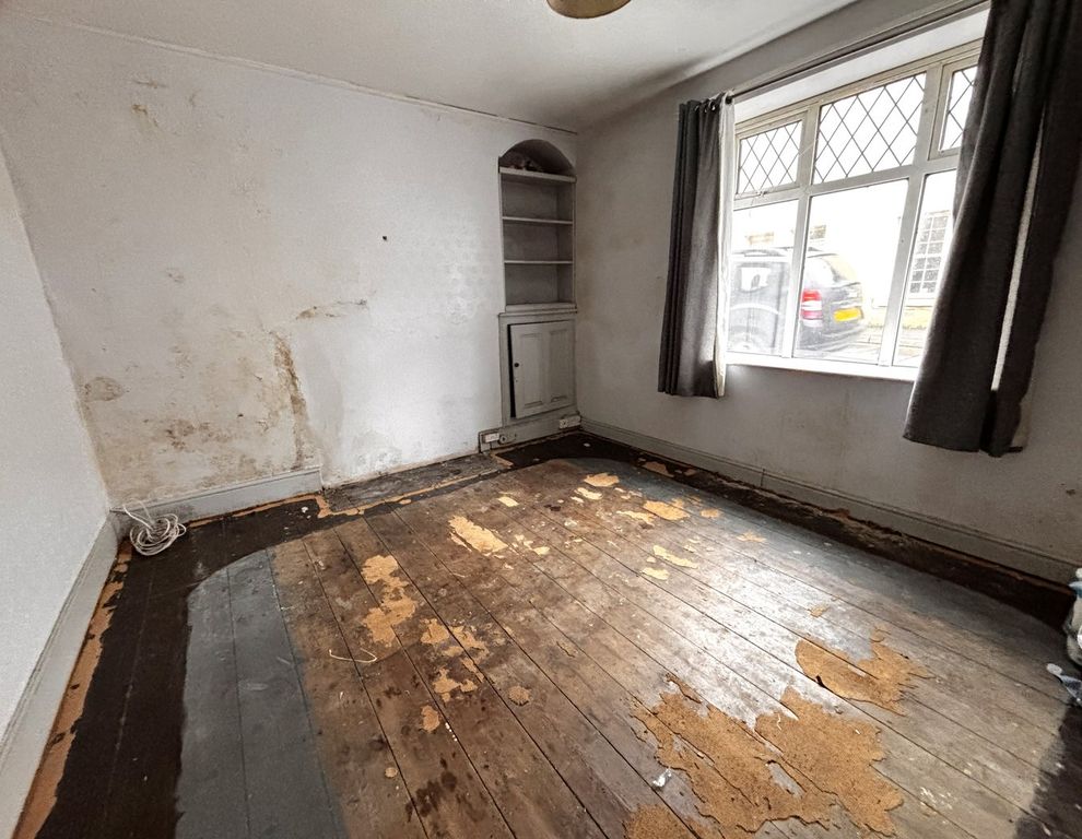 Property photo 2 of 12