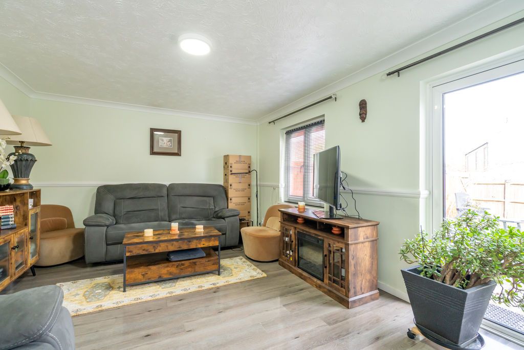 Property photo 3 of 17 Photo 7