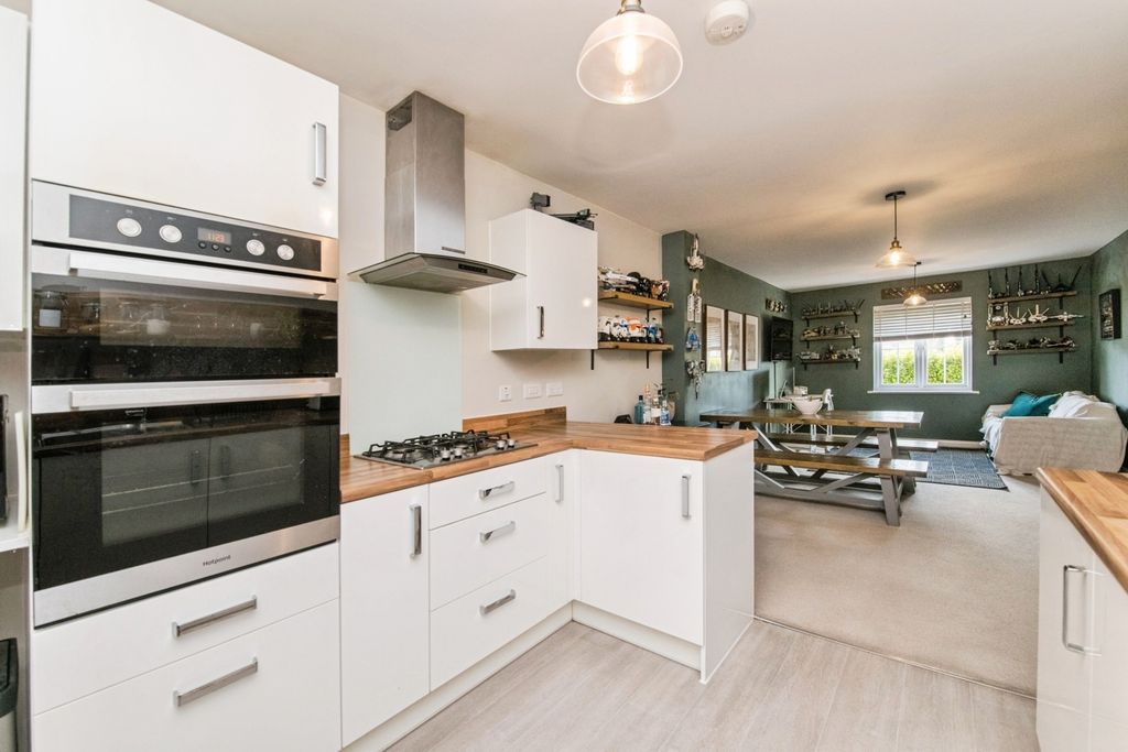 Property photo 2 of 20 Pbox-Img.Jpg