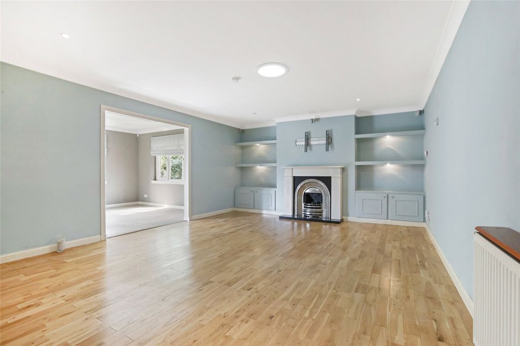 Property photo 2 of 27 Picture No. 04