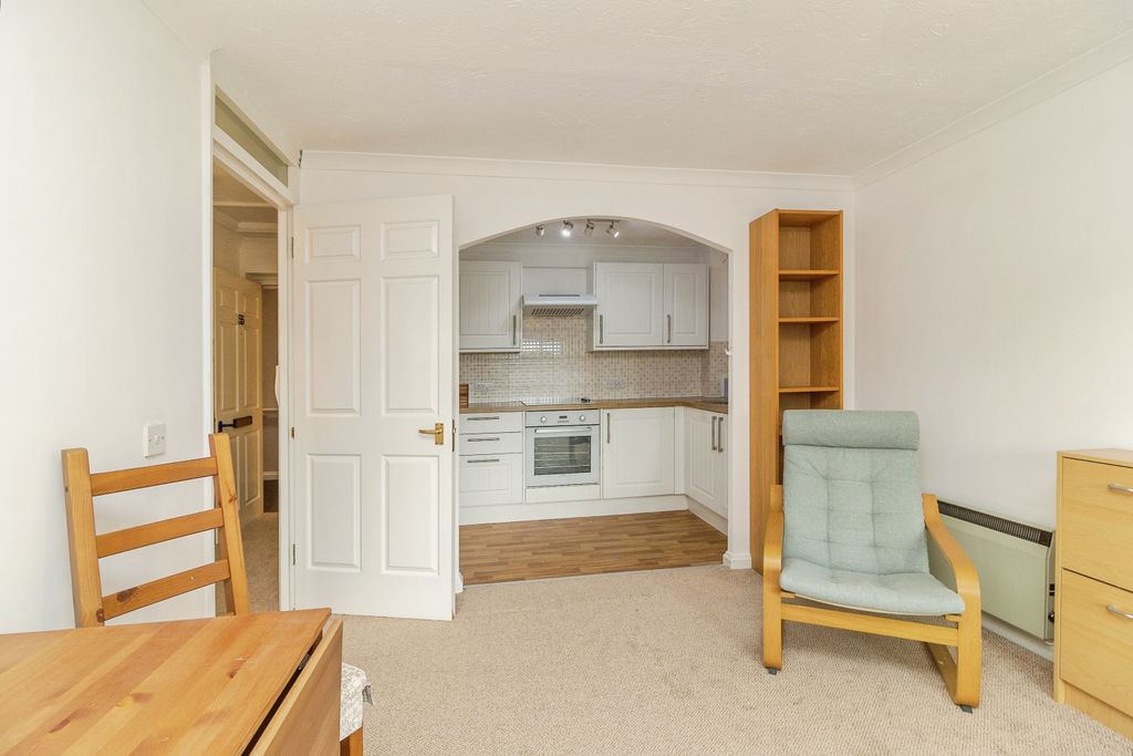 Property photo 3 of 16