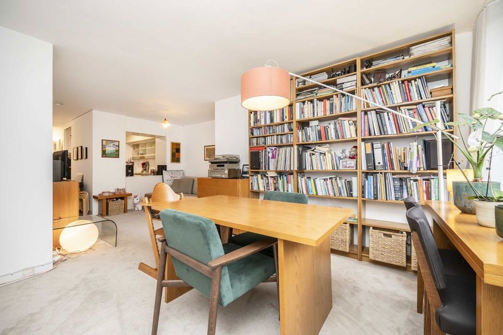 Property photo 3 of 11