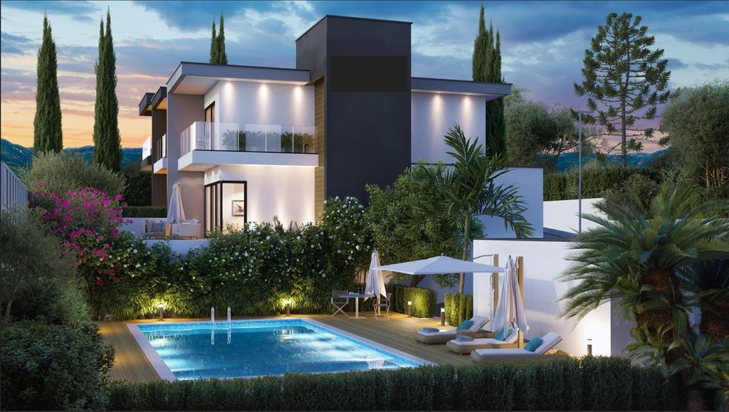 Property photo 2 of 10