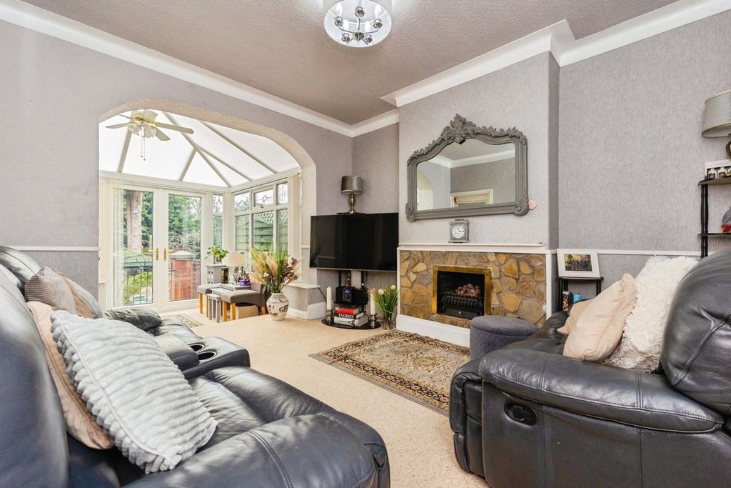 Property photo 3 of 17 Photo